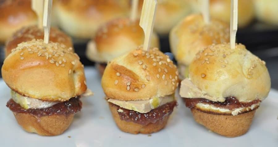 Recette facile: Mini-burgers de Noël au foie gras et figue