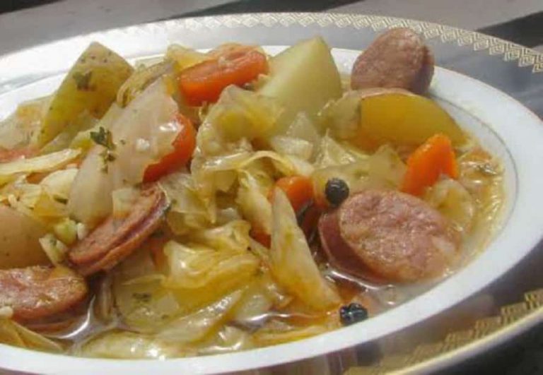 Potée au chou et à la saucisse légère