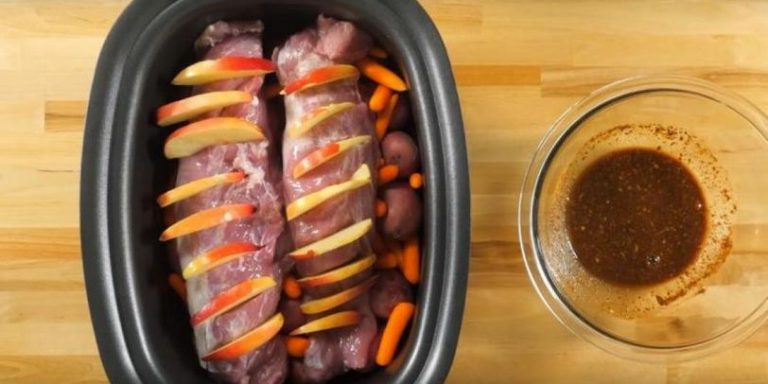 Filet de porc aux pommes à cuire à la mijoteuse pour un résultat délicieux.