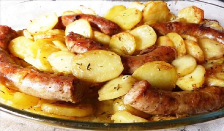 Saucisse confite et pommes de terre fondantes