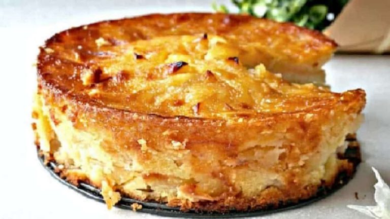 Un Gros gâteau aux pommes