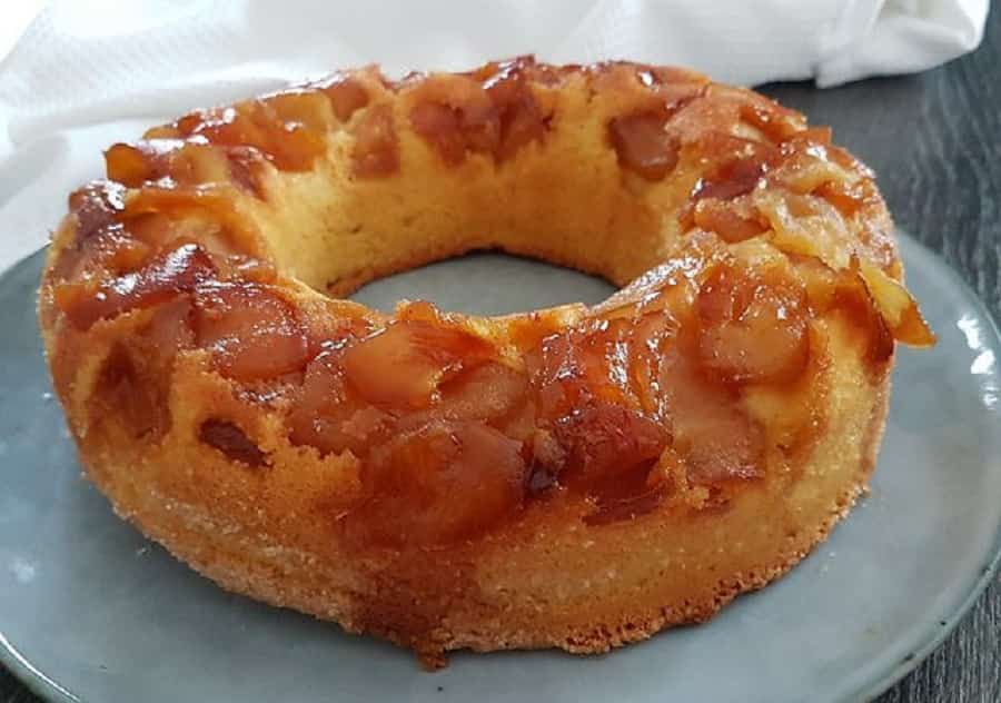 Gâteau aux pommes caramélisées