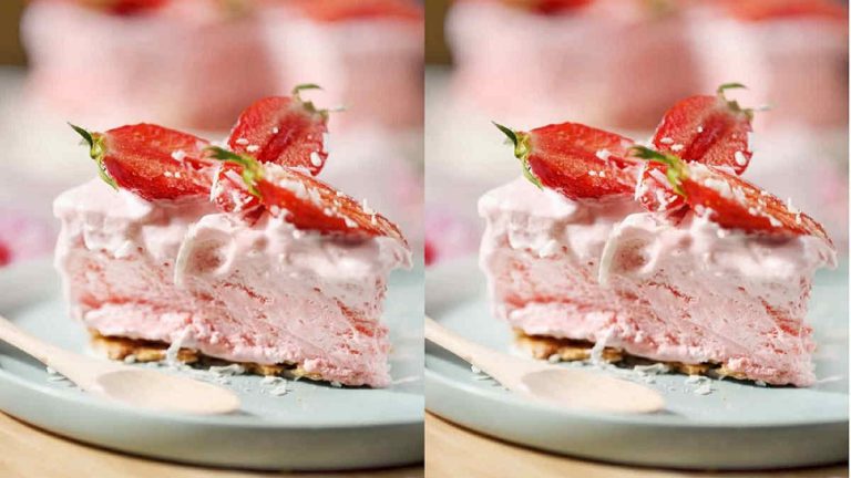 Gâteau mousse glacé aux fraises