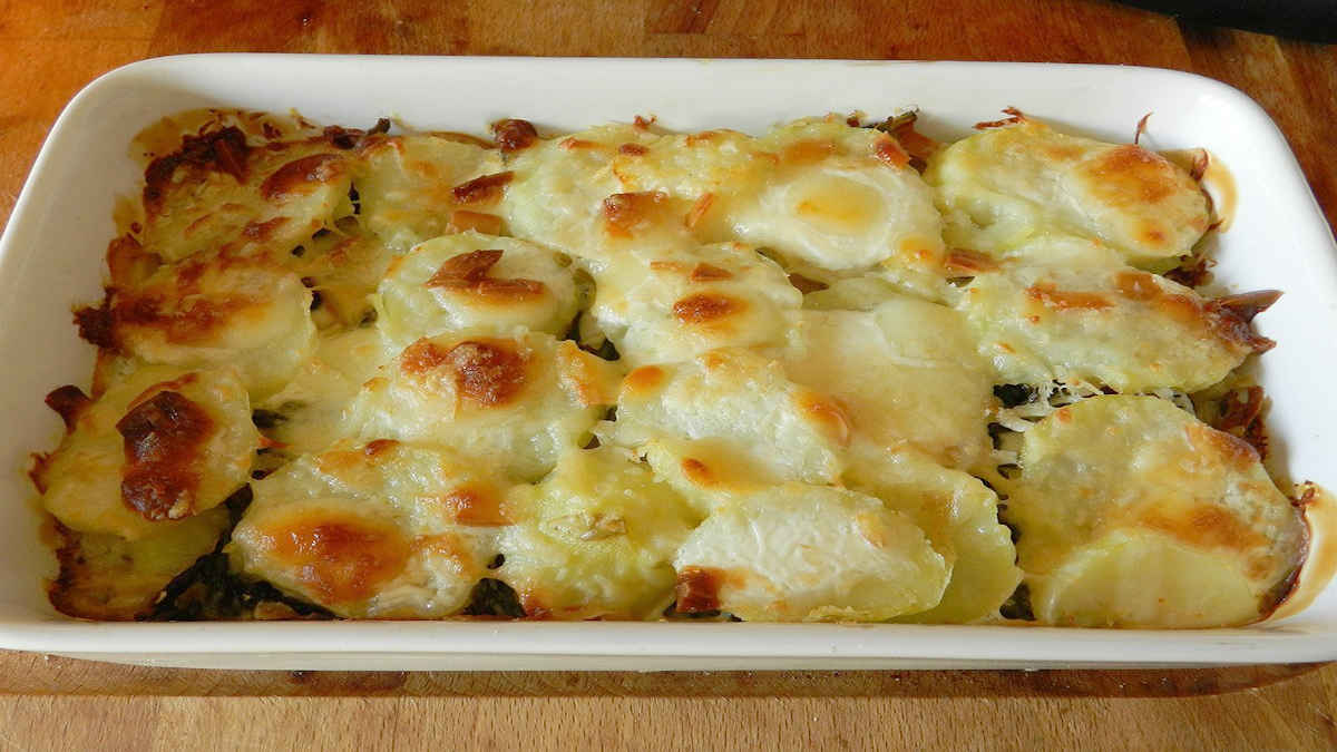 Gratin aux pommes de terre et aux asperges