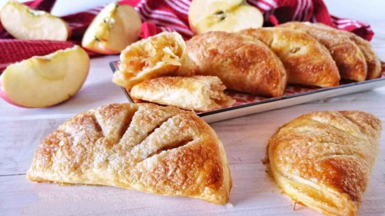 Chaussons aux pommes à la cannelle