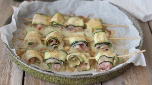 Brochettes de courgettes farcies de scamorza et jambon