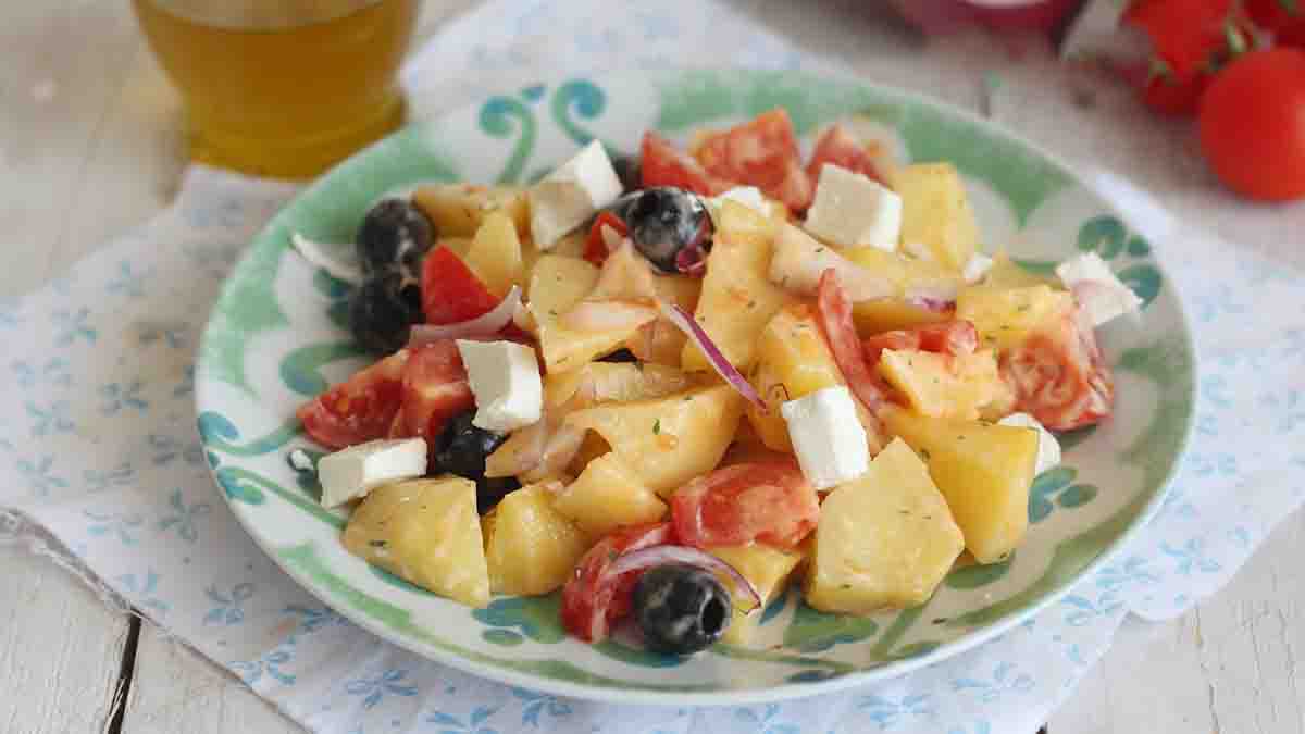 Salade de pommes de terre grecque savoureuse