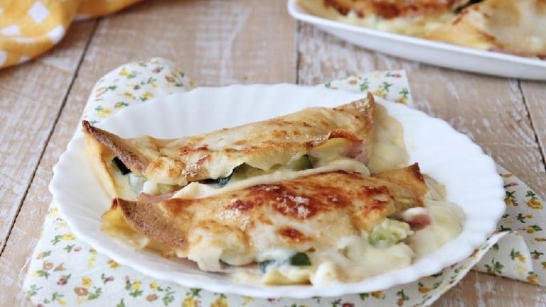 Crêpes aux courgettes et jambon au four