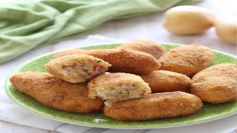 Croquettes de pommes de terre et salami