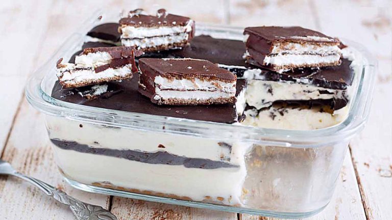 Gâteau doux sans cuisson au chocolat