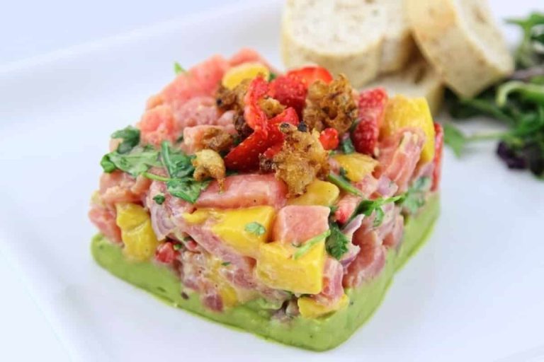 Tartare de saumon et ananas