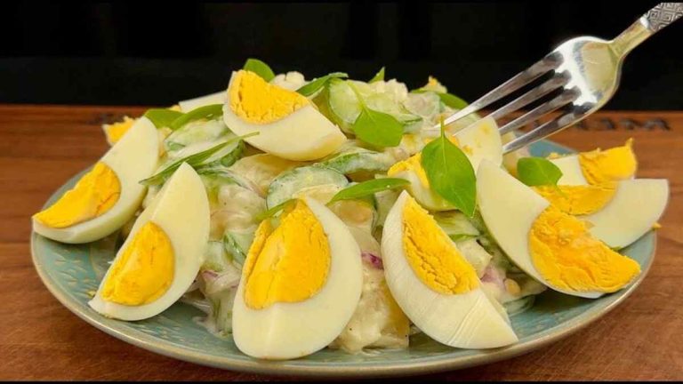 Salade Légère Concombre, Œufs et Pommes de Terre : Le Dîner Sain Qui Fait Merveille !